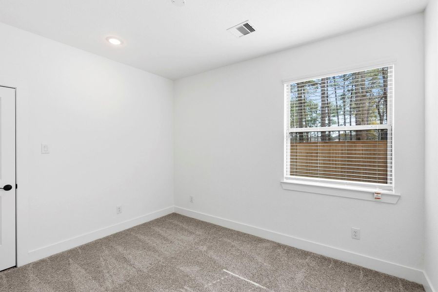 Spacious, unfurnished interior of a new home in Kresston, Montgomery (Image 21).