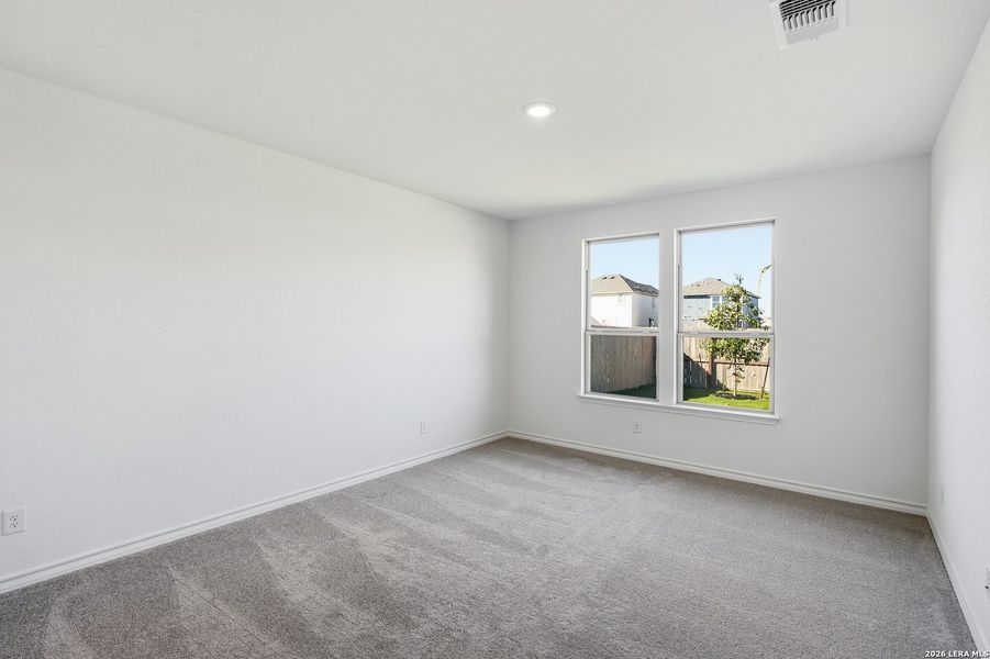 Spacious, unfurnished interior of a new home in Dove Song, Marion (Image 30).