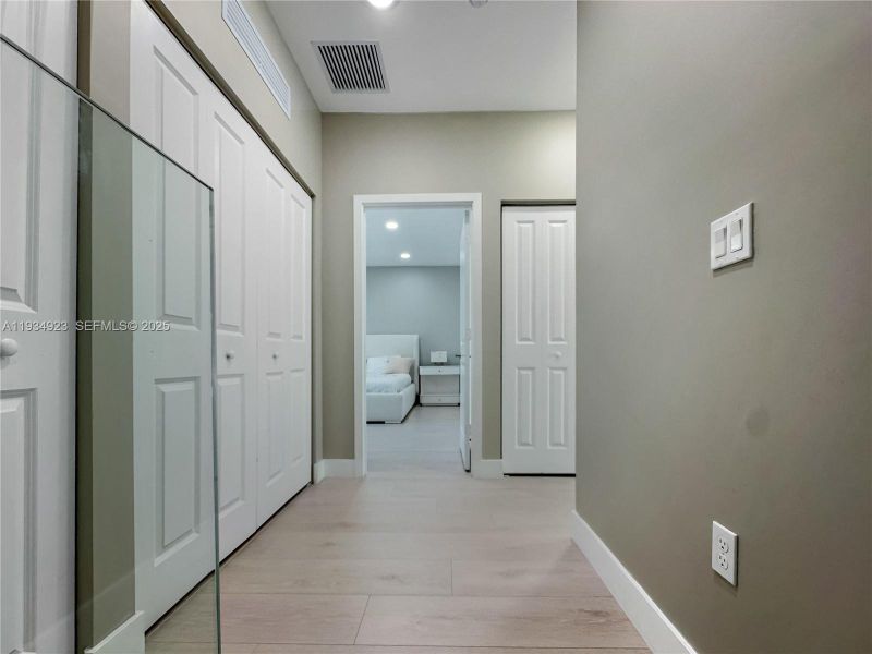 Furnished interior view inside a new home in , Doral (Image 7).