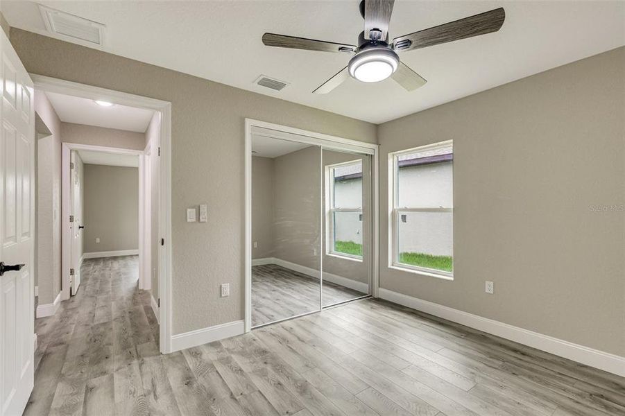 Spacious, unfurnished interior of a new home in , Rotonda West (Image 33).