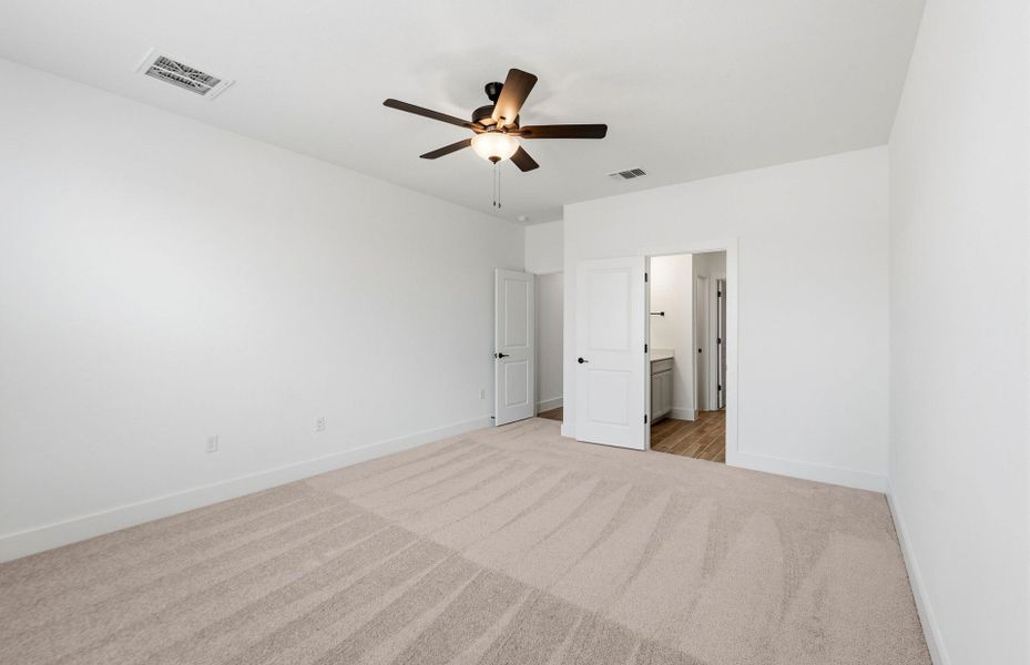 Spacious, unfurnished interior of a new home in Lagos, Manor (Image 34). Spacious, unfurnished interior of a new home in Lagos, Manor (Image 34).