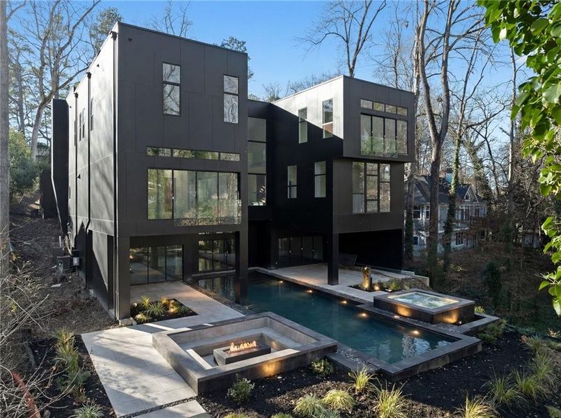 Image 111 of a home in .