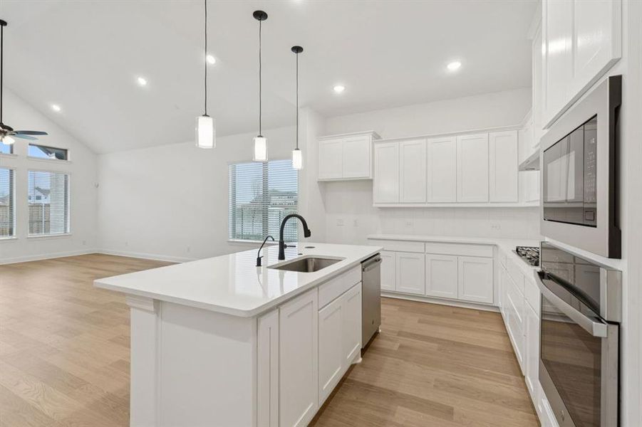 20-9717Flourishing_020