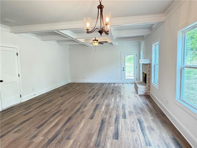 Spacious, unfurnished interior of a new home in , Jefferson (Image 27).