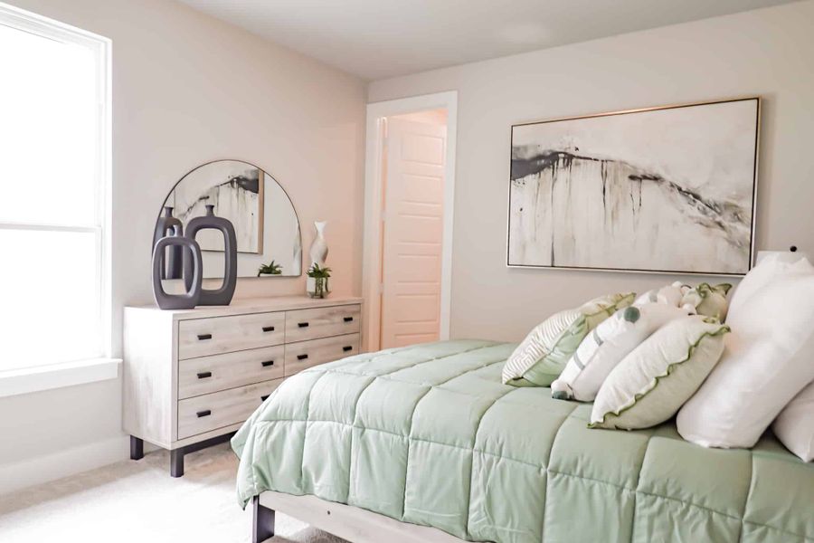 Representative furnished interior of a home built from the The Lilac by Lillian Custom Homes in Polo Ridge, Heath (Image 36).