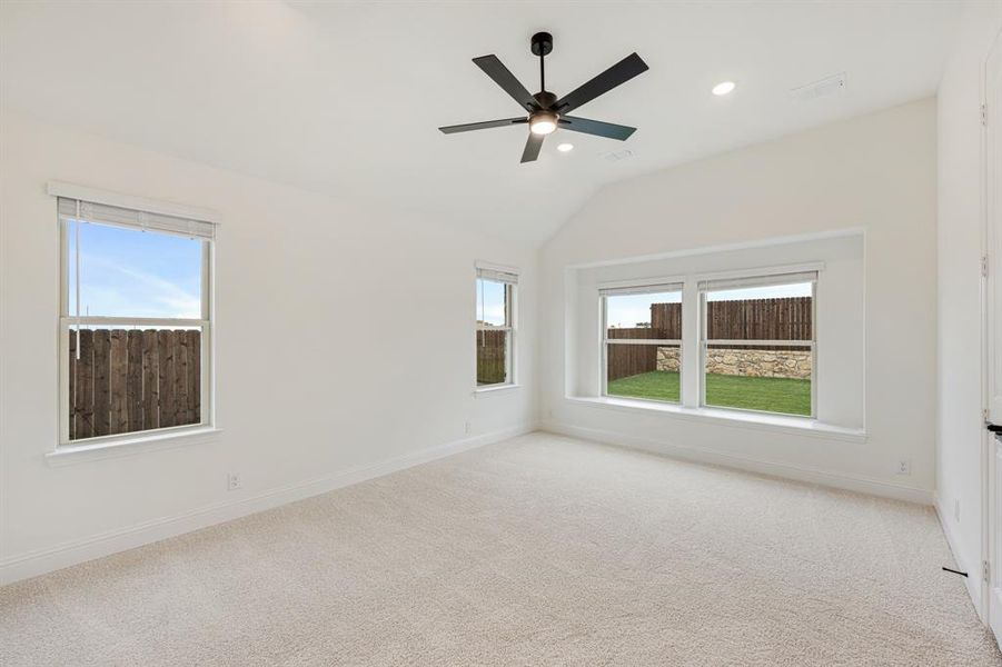 Spacious, unfurnished interior of a new home in Wildflower Ranch 60-65, Fort Worth (Image 35). Spacious, unfurnished interior of a new home in Wildflower Ranch 60-65, Fort Worth (Image 35).
