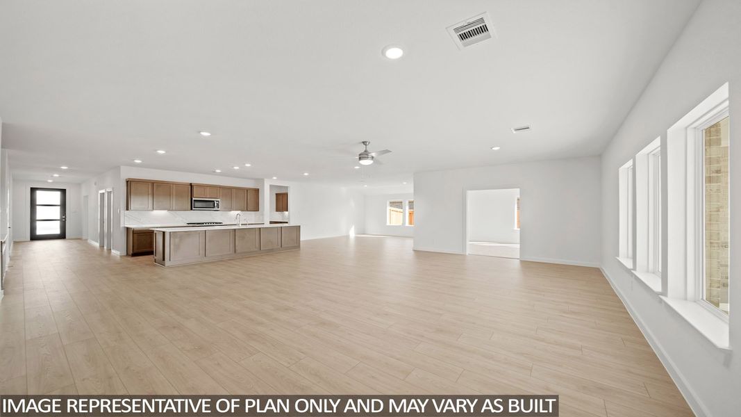 Spacious, unfurnished interior of a new home in Riverside Estates, Mont Belvieu (Image 9).