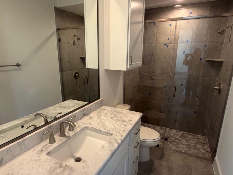 Furnished interior view inside a new home in Leander Estates, Leander (Image 9).