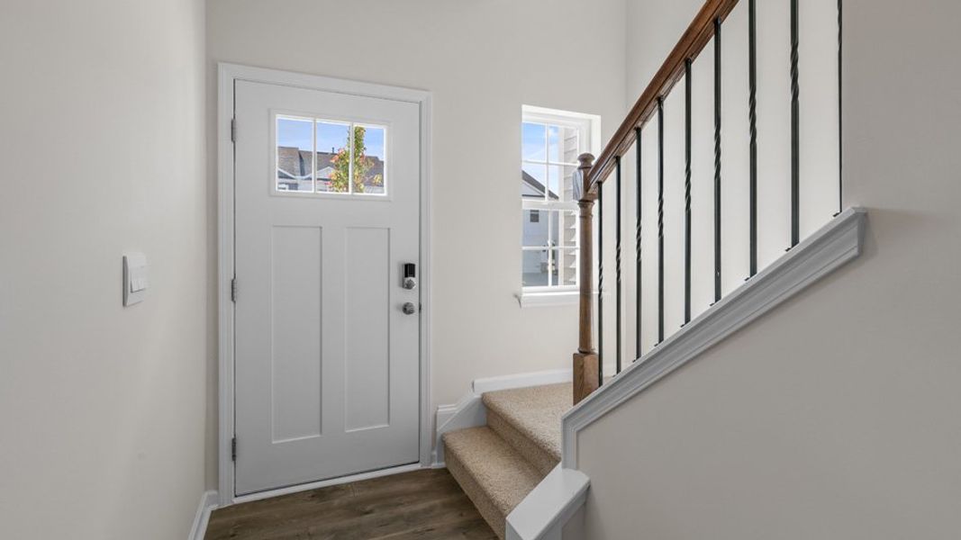 Spacious, unfurnished interior of a new home in Clock Road Townhomes, New Bern (Image 10).