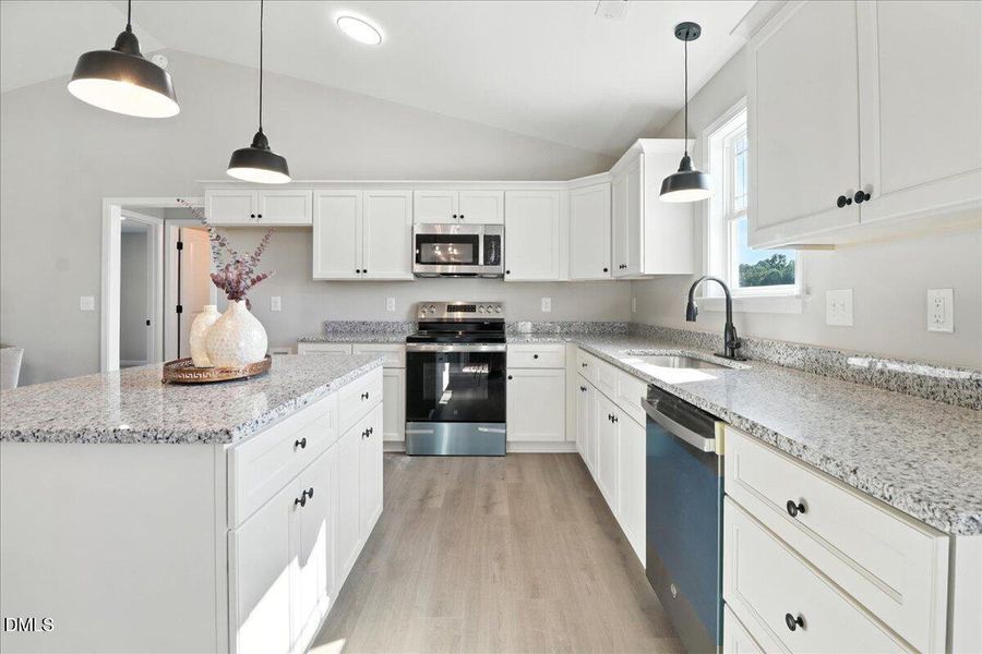 16-129 Grace Pond Ave-16