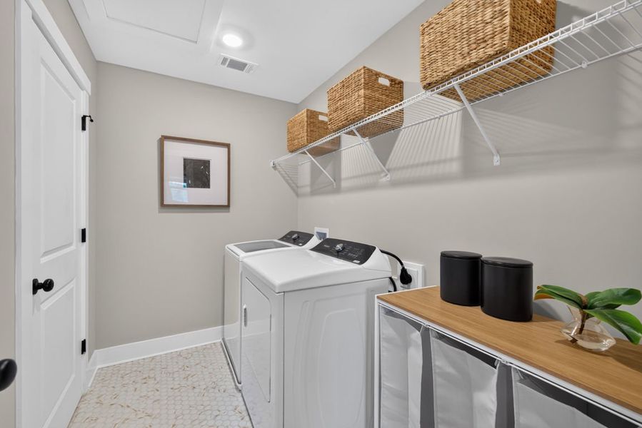 Representative interior finishes for a home built from the Wynfield by Pulte Homes in Everhour, Newnan (Image 22).