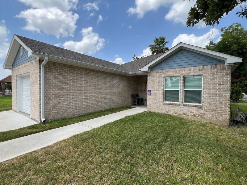 Exterior details and patio area of a home in , Houston (Image 26).