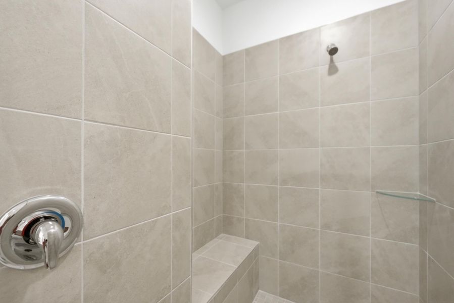 Prices, dimensions and features may vary and are subject to change. Photos are for illustrative purposes only. Prices, dimensions and features may vary and are subject to change. Photos are for illustrative purposes only.