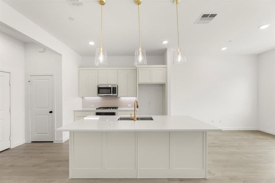 09. 827 Pedernales - Kitchen