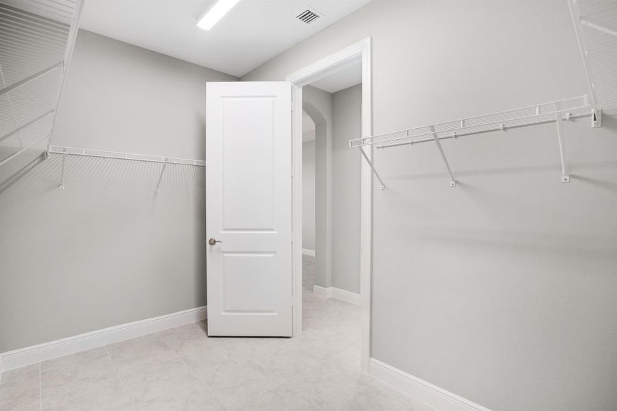 Spacious, unfurnished interior of a new home in Lake Park at Tradition, Port St. Lucie (Image 25).