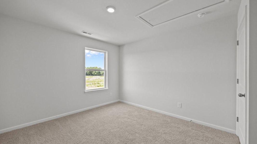 Spacious, unfurnished interior of a new home in East Ridge, Ayden (Image 30).