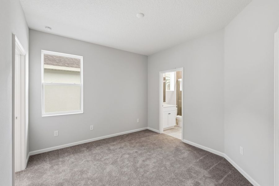 Spacious, unfurnished interior of a new home in Summerbrooke, Mount Dora (Image 14).