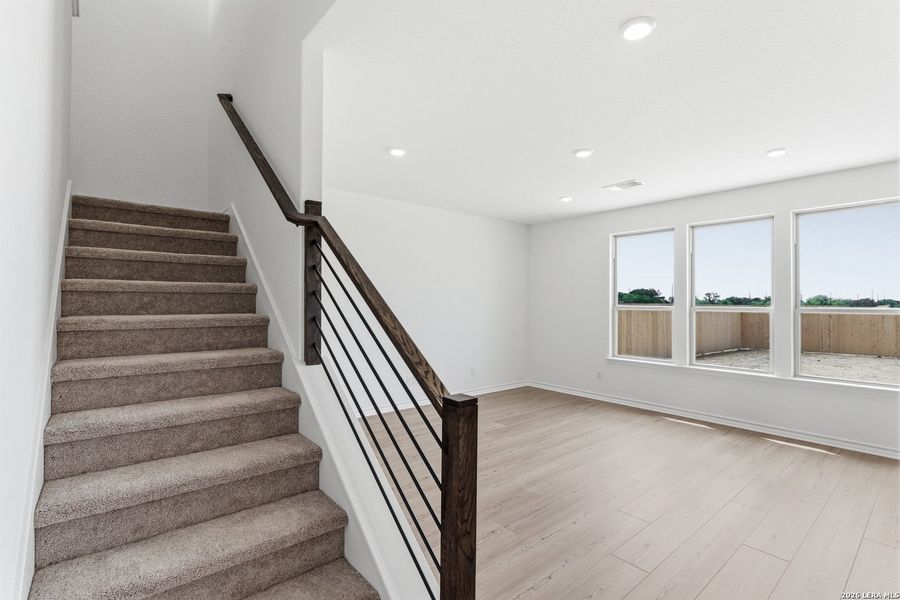 Spacious, unfurnished interior of a new home in Nopal Valley, San Antonio (Image 44).