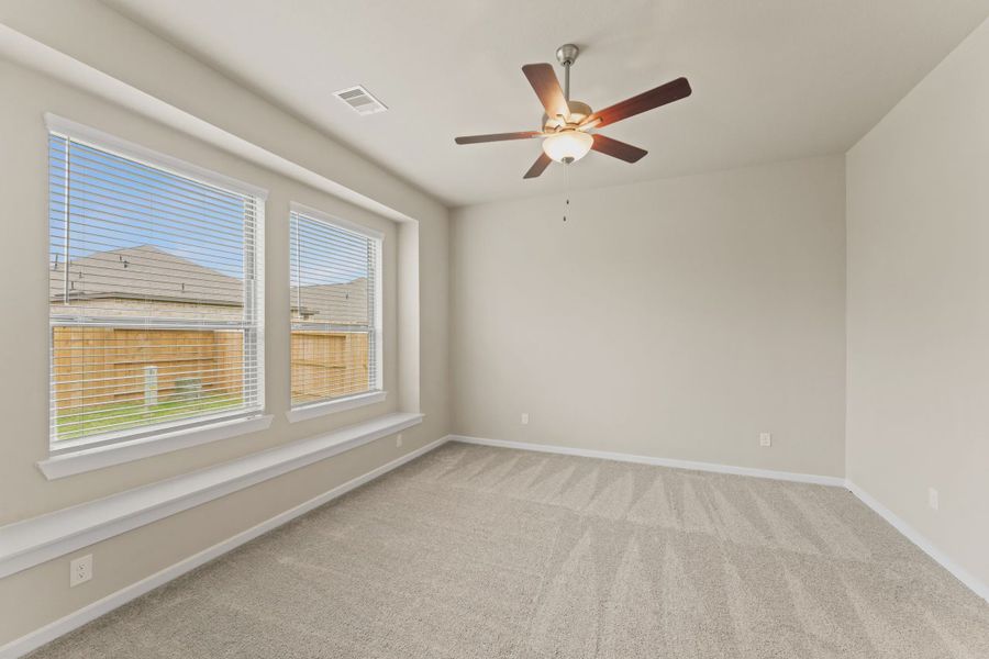 Spacious, unfurnished interior of a new home in The Woodlands Hills, Willis (Image 8).