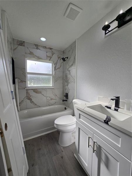 Furnished interior view inside a new home in , Ocala (Image 5).