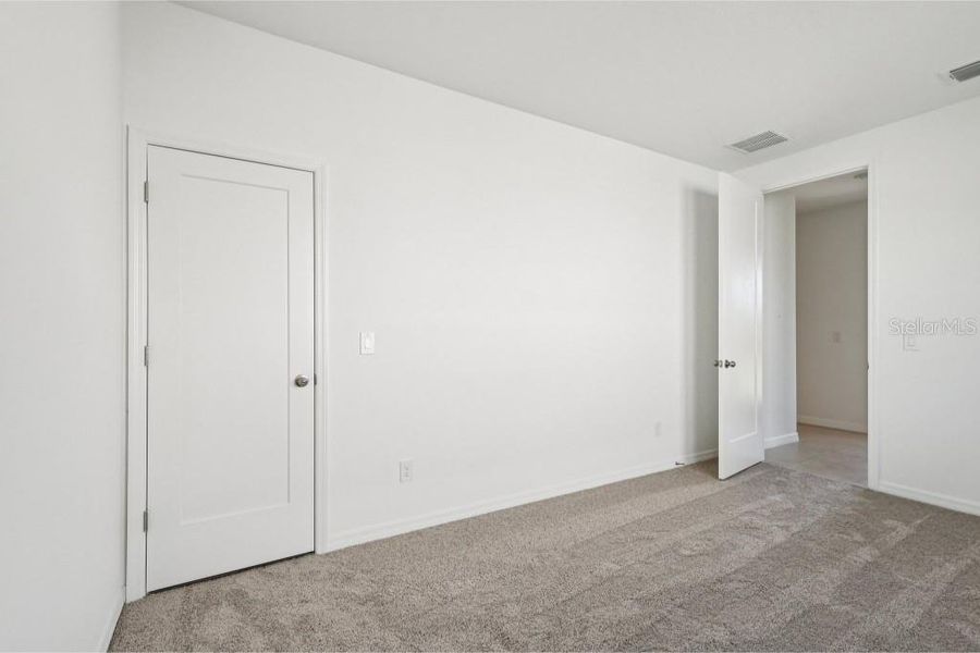 Spacious, unfurnished interior of a new home in Northlake Traditional, Winter Garden (Image 25). Spacious, unfurnished interior of a new home in Northlake Traditional, Winter Garden (Image 25).