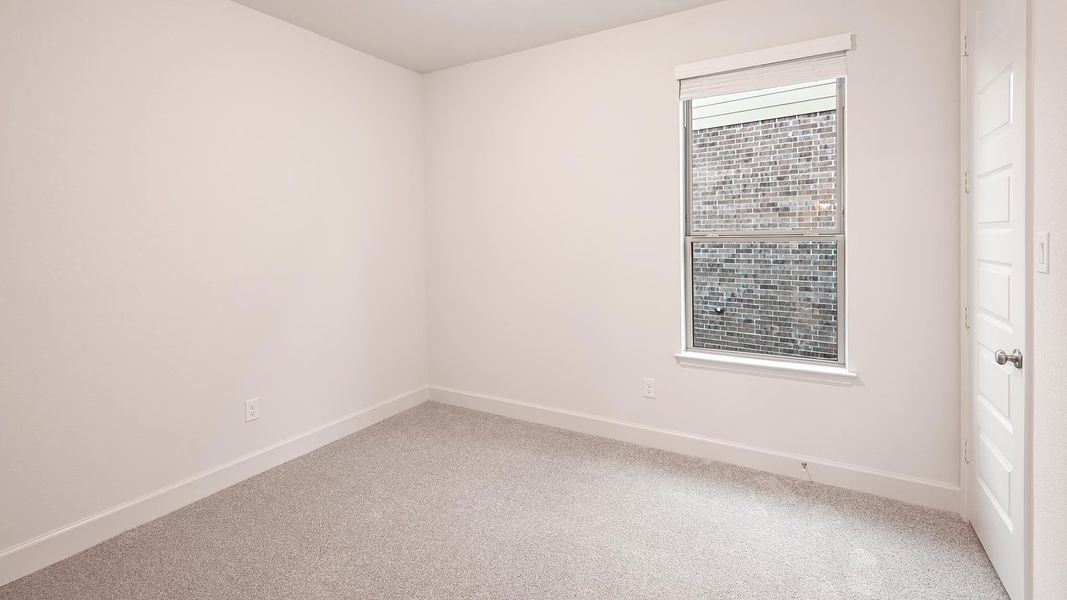 Spacious, unfurnished interior of a new home in 6 Creeks 50', Kyle (Image 14).