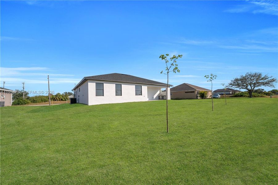 Exterior details and patio area of a home in , Cape Coral (Image 4).