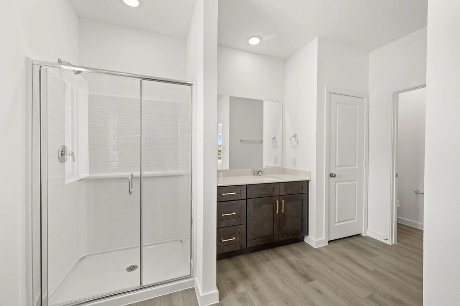 Primary Bathroom featuring the Oxford Collection