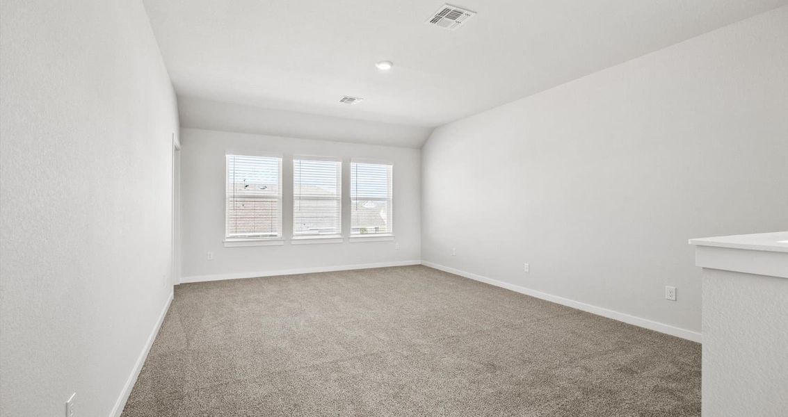 Spacious, unfurnished interior of a new home in Trace, San Marcos (Image 19).