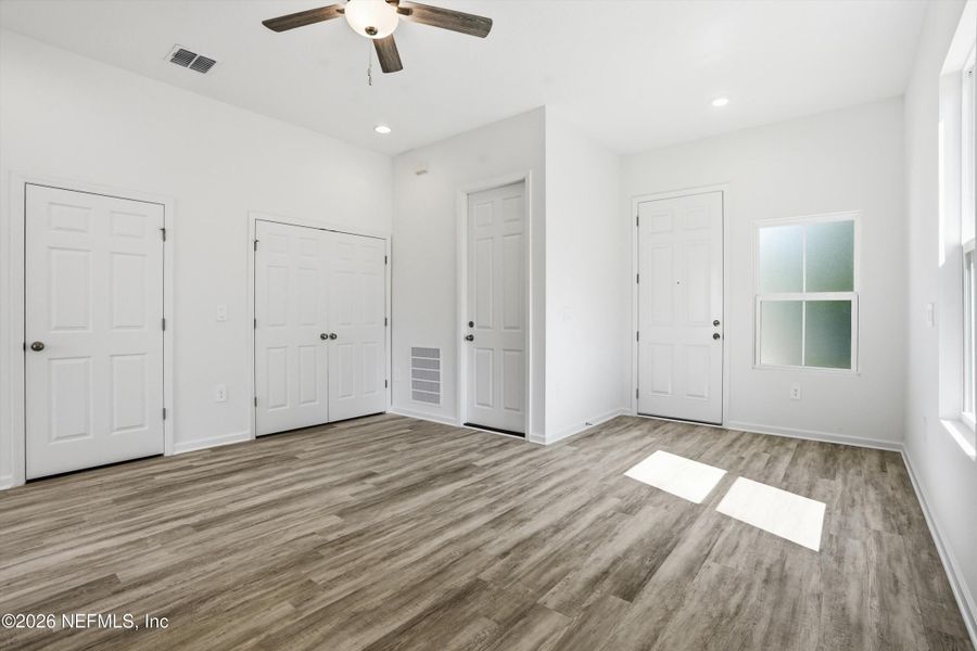 Spacious, unfurnished interior of a new home in , Jacksonville (Image 24).