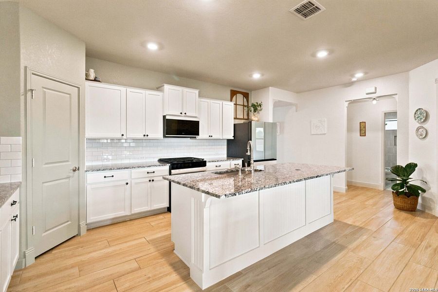 Furnished interior view inside a new home in Copper Canyon, Bulverde (Image 45).
