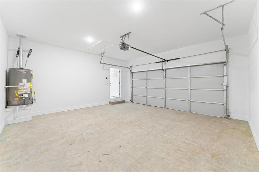 Spacious, unfurnished interior of a new home in , Dallas (Image 16).