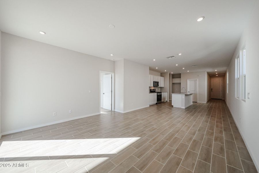 07_New-Move-in-Ready-Home_Teravalis_Buck 07_New-Move-in-Ready-Home_Teravalis_Buck