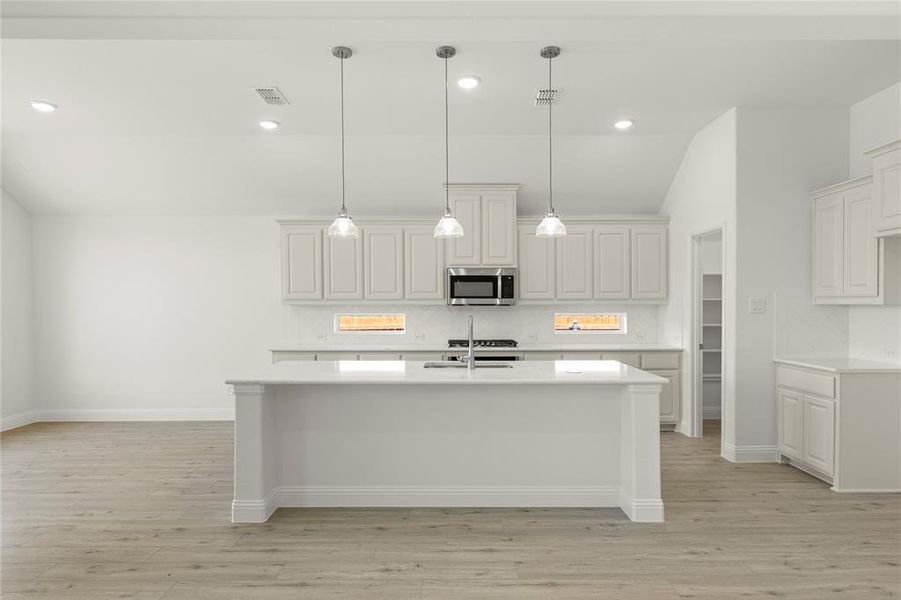 13. 4047 Bedford - Kitchen 13. 4047 Bedford - Kitchen