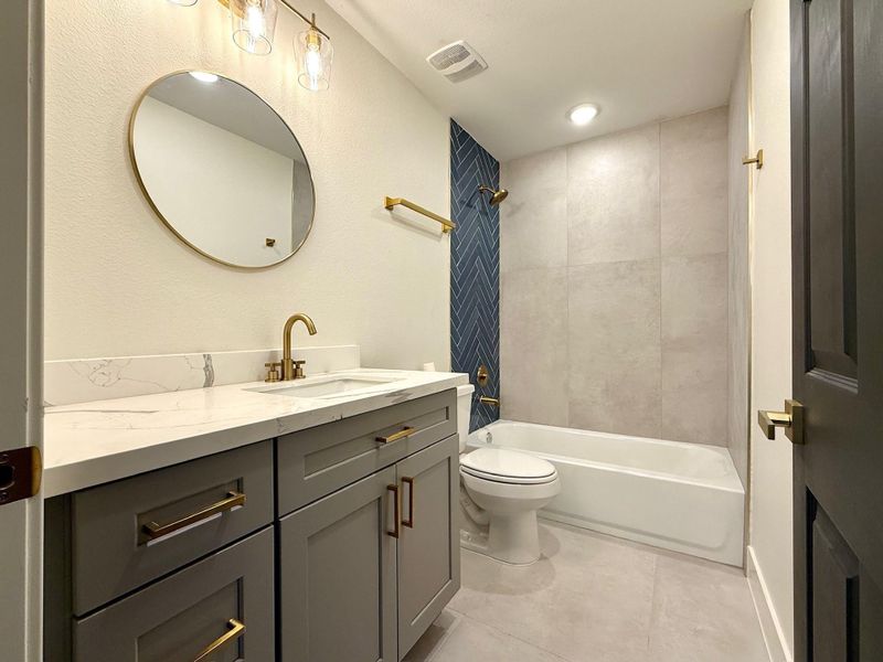 Furnished interior view inside a new home in , Baytown (Image 5).