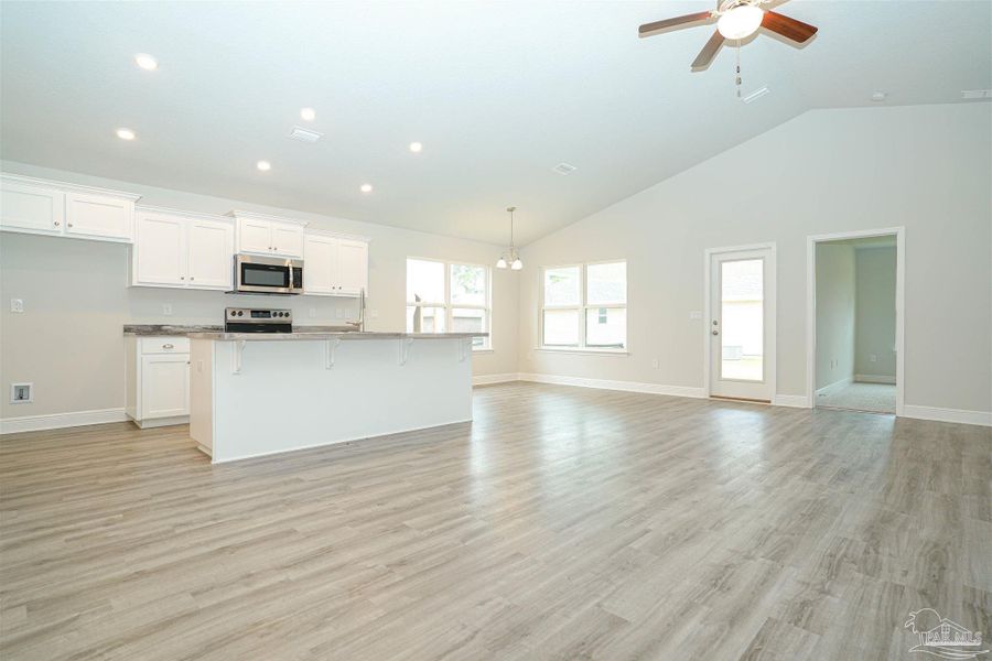 Spacious, unfurnished interior of a new home in Pine Top, Cantonment (Image 9). Spacious, unfurnished interior of a new home in Pine Top, Cantonment (Image 9).