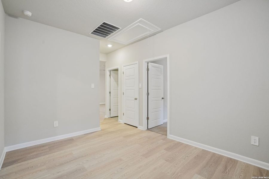 Spacious, unfurnished interior of a new home in Sagebrooke - Premier Series, San Antonio (Image 34).