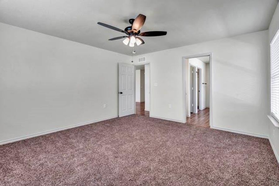 Spacious, unfurnished interior of a new home in , Fort Worth (Image 14).