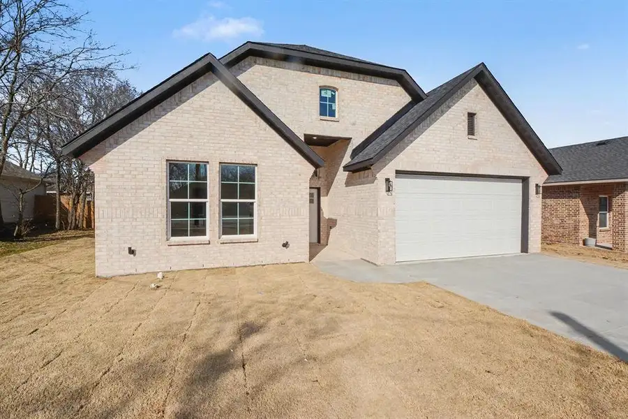 Exterior details and patio area of a home in , Greenville (Image 3).