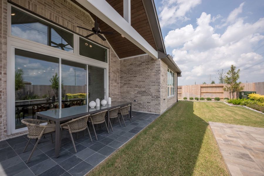 Representative exterior details of a home built from the Falcon by Tri Pointe Homes in Pecan Ridge, Fulshear (Image 29).