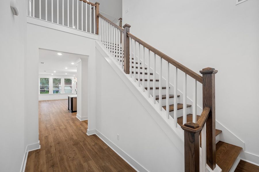 Spacious, unfurnished interior of a new home in Sweetgrass Station, Summerville (Image 13).