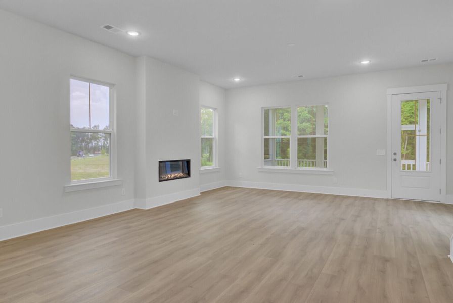 Spacious, unfurnished interior of a new home in Indigo Grove Single Family Homes, Johns Island (Image 49).