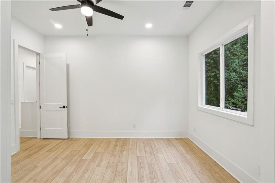 Spacious, unfurnished interior of a new home in , College Park (Image 15).