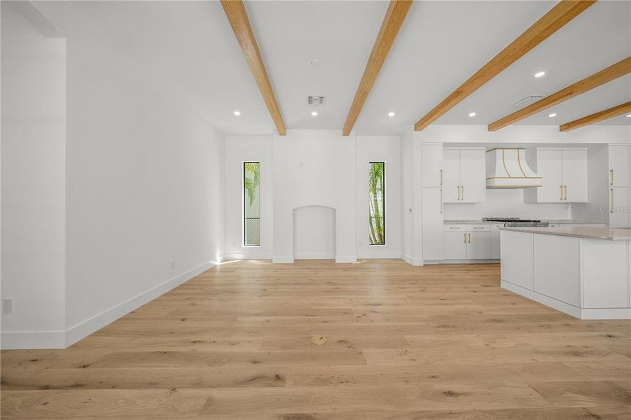 Spacious, unfurnished interior of a new home in , Sarasota (Image 26).