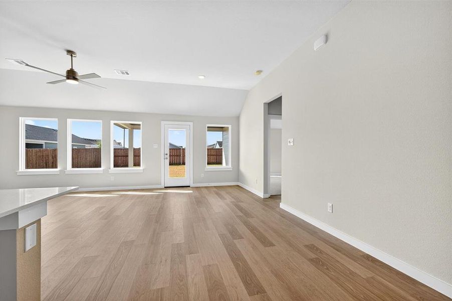 Spacious, unfurnished interior of a new home in Hickory Hill, Sherman (Image 24).