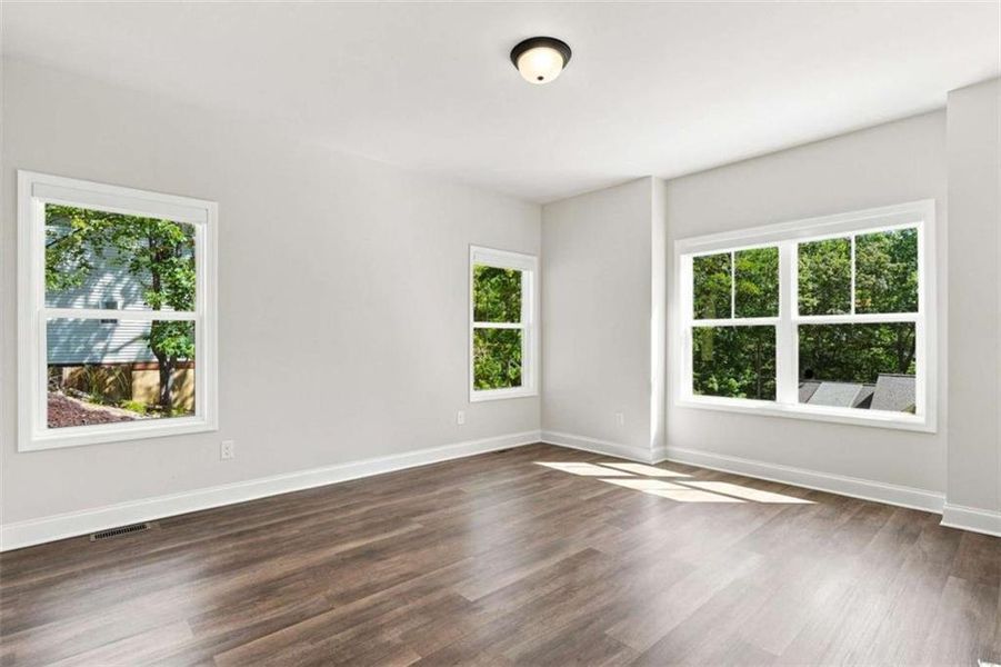 Spacious, unfurnished interior of a new home in , Waleska (Image 15).