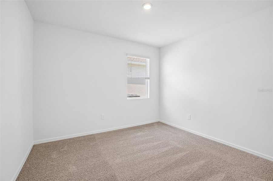 Spacious, unfurnished interior of a new home in Hawthorne Ranch, Lakeland (Image 30).