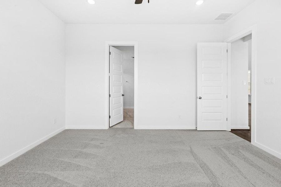 Spacious, unfurnished interior of a new home in Santa Rita Ranch, Liberty Hill (Image 13). Spacious, unfurnished interior of a new home in Santa Rita Ranch, Liberty Hill (Image 13).