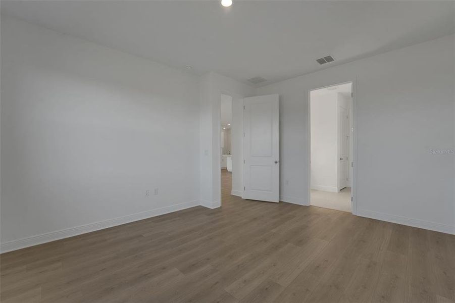 Spacious, unfurnished interior of a new home in Green Key Village, Lady Lake (Image 27). Spacious, unfurnished interior of a new home in Green Key Village, Lady Lake (Image 27).