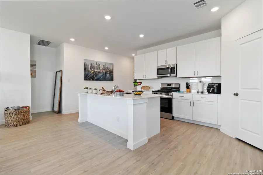 Furnished interior view inside a new home in Sage Meadows: Coastline Collection, St. Hedwig (Image 8). Furnished interior view inside a new home in Sage Meadows: Coastline Collection, St. Hedwig (Image 8).